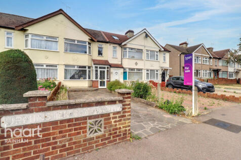 Upminster Road South, Rainham, RM13 9BE 2 bed terraced house for sale