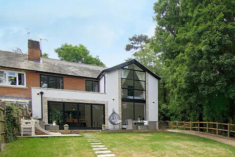 5 bedroom semi-detached house for sale