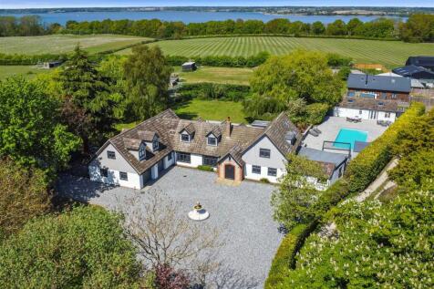 Stour Heights 6 bed detached house for sale