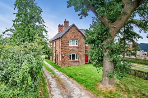 4 bedroom smallholding for sale