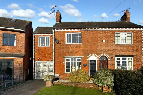 3 bedroom semi-detached house for sale