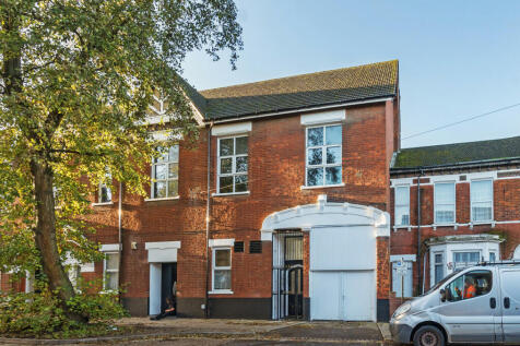 Ashburnham Road, Bedford, Bedfordshire 3 bed apartment for sale