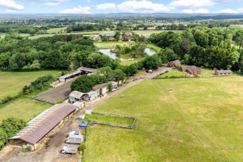 Forest Road, Wokingham RG40 6 bed farm house for sale