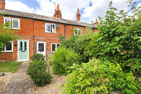 Villa Place, Swallowfield RG7 2 bed cottage for sale