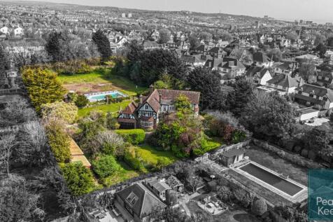 7 bedroom detached house for sale