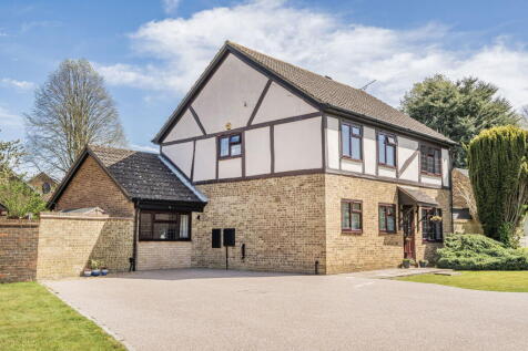 Water Meadow Close, Gillingham ME7 4 bed detached house for sale