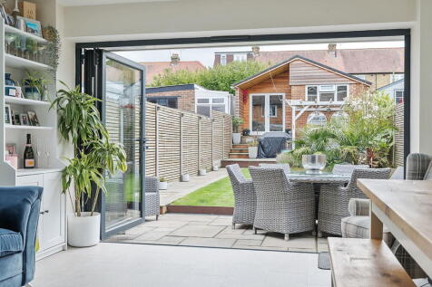 Northumberland Avenue, Gillingham ME8 3 bed terraced house for sale