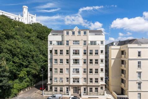 2 bedroom property for sale
