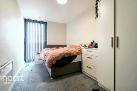 Skinner Lane, Leeds 1 bed apartment for sale