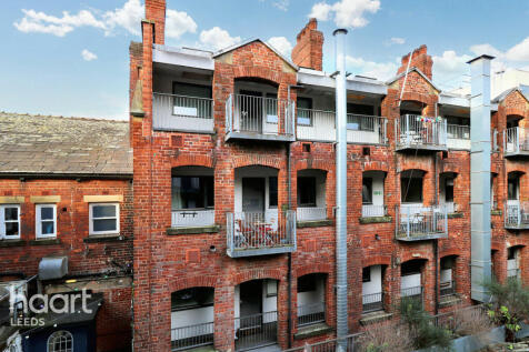 2 Crown Street, Leeds 2 bed apartment for sale