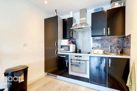 Cross Green Lane, Leeds 2 bed apartment for sale