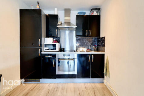 Cross Green Lane, Leeds 2 bed apartment for sale