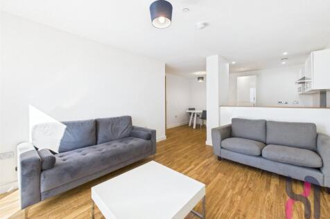 Media City, Michigan Point Tower B... 3 bed flat for sale