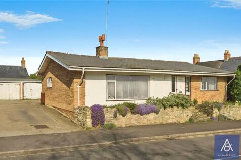 Halse Road, Northamptonshire NN13 4 bed bungalow for sale