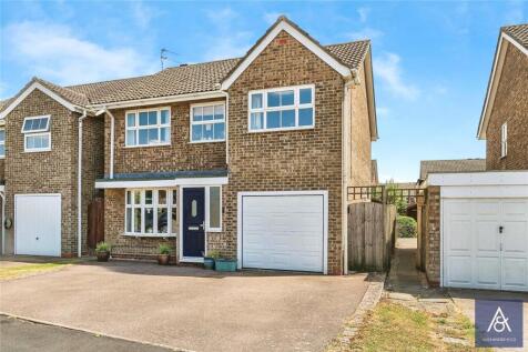 Pavillons Way, Northamptonshire NN13 5 bed detached house for sale