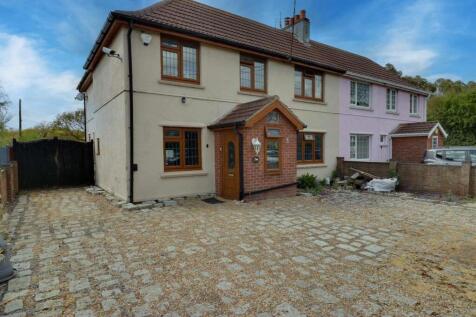 4 bedroom semi-detached house for sale