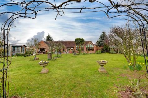 6 Acton Farm Barns... 3 bed barn conversion for sale