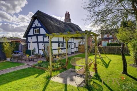 Church Road, Worcester WR7 3 bed detached house for sale