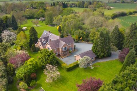 5 bedroom detached house for sale
