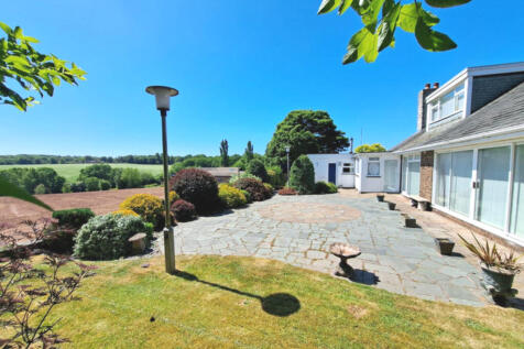Bretby, Nr Burton upon Trent, DE15 4 bed detached bungalow for sale