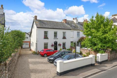 7 bedroom end of terrace house for sale