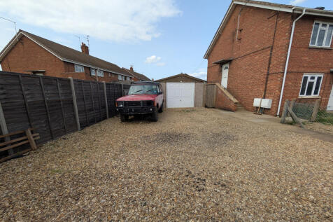 Feldale Place, Whittlesey... 2 bed maisonette for sale