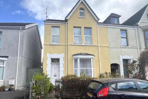 8 Coldstream Street, Llaneli, SA15 3BH 3 bed semi