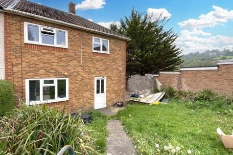 10 Turtlegate Walk, Bristol, BS13 8NR 3 bed semi
