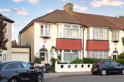 43 Dovercourt Avenue, Thornton Heath... 4 bed end of terrace house for sale