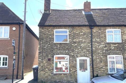 27 Sandwich Road, Ash, Canterbury... 3 bed end of terrace house for sale