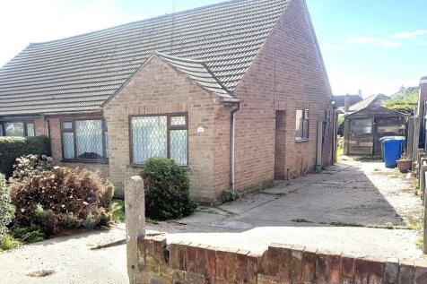 32 Chilton Crescent, Mansfield... 2 bed semi