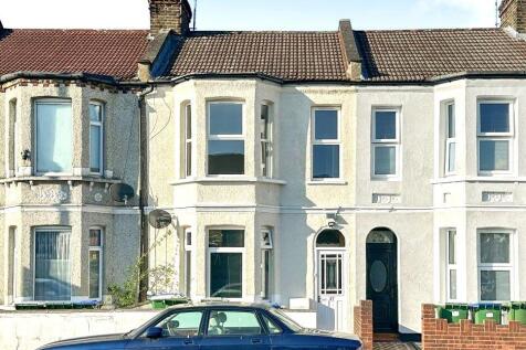 First Floor Flat, 27(A) Abbey Road... 2 bed flat for sale