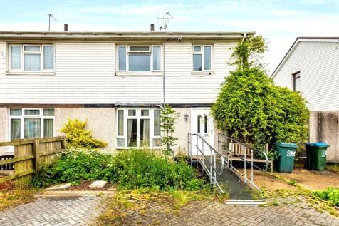 26 Old Stoke Road, Aylesbury, HP21 8DH 3 bed semi