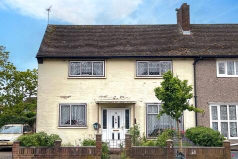76 White Hart Lane, Romford, RM7 8JB 3 bed end of terrace house for sale