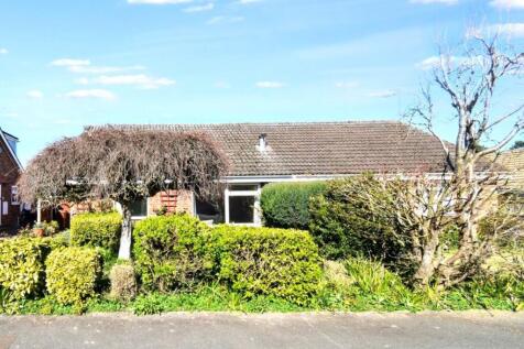 91 Stuart Road, Aylsham, Norwich... 3 bed semi