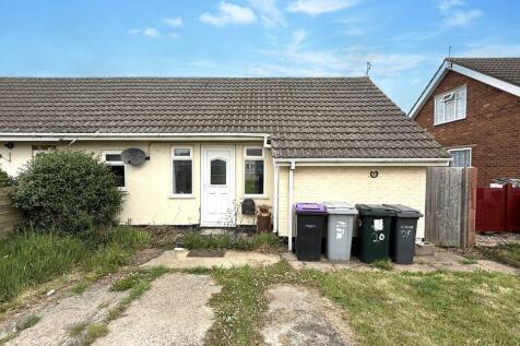 3 bedroom semi-detached bungalow for sale
