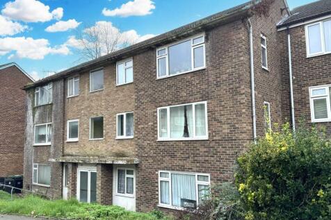 110 Roseholme, Maidstone, ME16 8DS 2 bed flat for sale