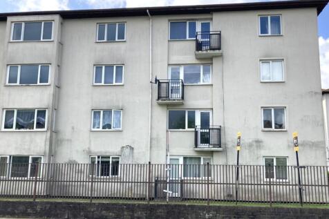 6 Derwent House, Samuel Street... 3 bed flat for sale