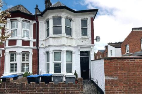 Studio flat for sale