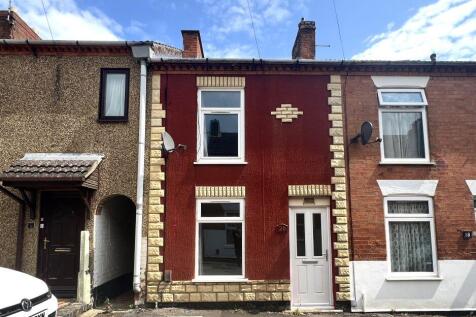 20 Mansefield Close, Desborough... 2 bed terraced house for sale