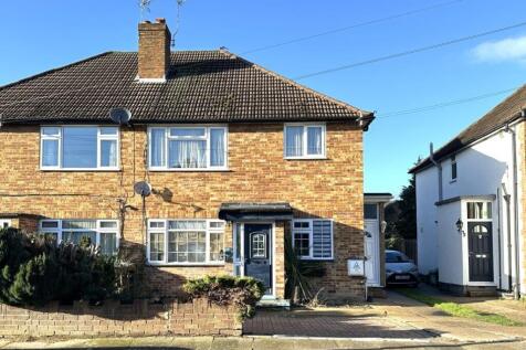 2 bedroom maisonette for sale