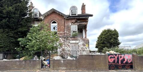 6 bedroom block of apartments for sale