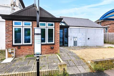 106 Stone Lane, Worthing, BN13 2BG 2 bed bungalow for sale