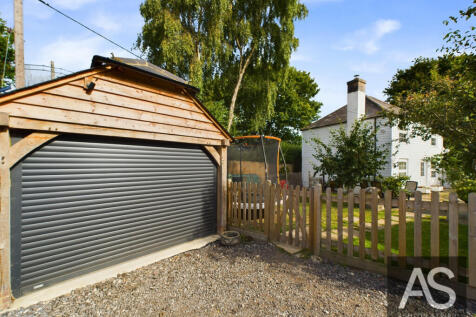 Hooe Road, Hooe, TN33 3 bed cottage for sale
