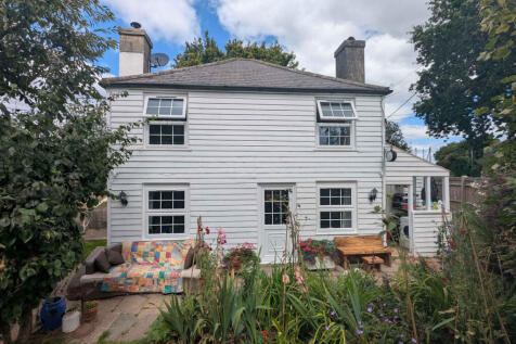 Hooe Road, Hooe, TN33 3 bed cottage for sale