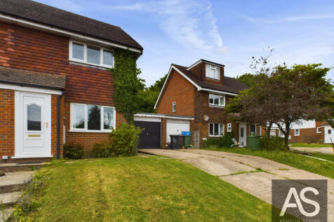 2 bedroom semi-detached house for sale
