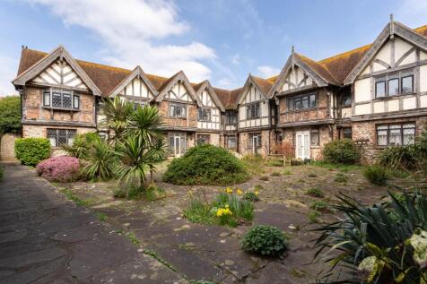 Dean Court Road, Rottingdean, Brighton 3 bed apartment for sale