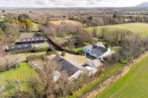 6 bedroom detached house for sale