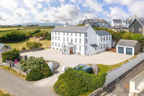 10 bedroom detached house for sale