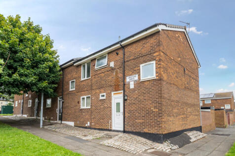 4 bedroom end of terrace house for sale